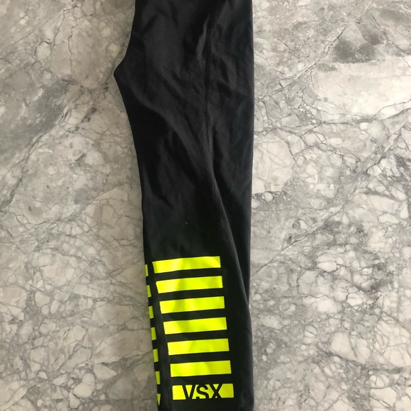 black and green cropped leggings